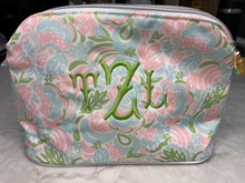 Load image into Gallery viewer, Traveler